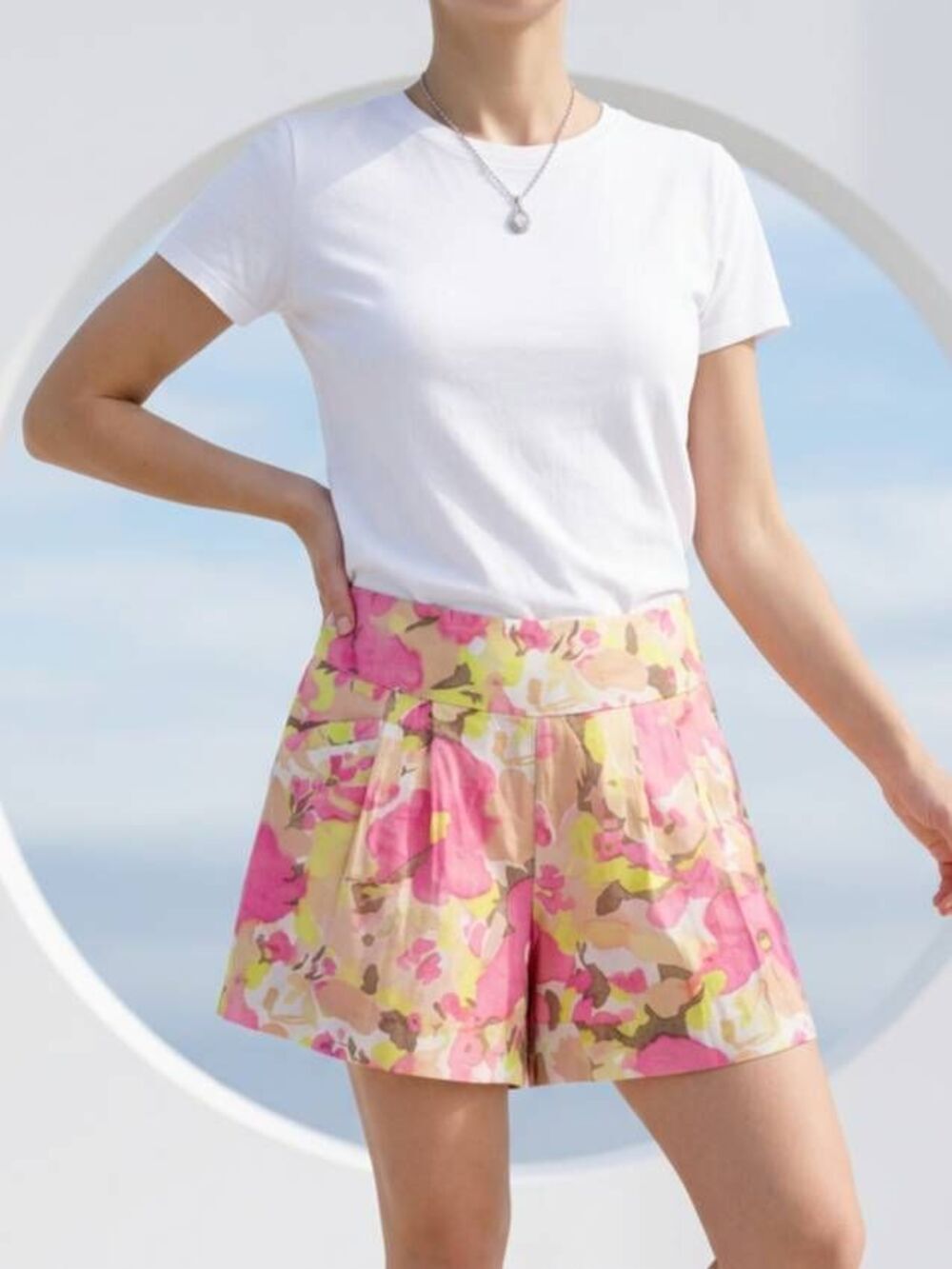 🔹️NWT Loft Pink Watercolor Floral Print Dressy Shorts Size 4